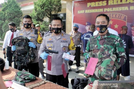 Dua TNI Gadungan yang Kerap Memalak Sopir Truk Akhirnya Ditangkap - JPNN.COM
