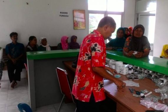 Honorer K2 Tenaga Administrasi Kesehatan: Tolonglah Kami, Bapak Jokowi - JPNN.COM