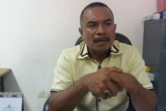 Kondisi Fisik Gedung DPRD Provinsi Maluku Rusak Parah, Anos: Anggota Merasa tak Nyaman Lagi Bekerja - JPNN.COM