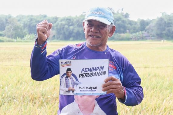 Petani Padang Pariaman Berterima Kasih Kepada Pak Mulyadi - JPNN.COM