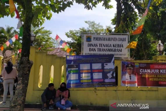 12.000 Buruh di Cianjur Masih Dirumahkan, Disnakertrans: Harus Ada Kepastian - JPNN.COM