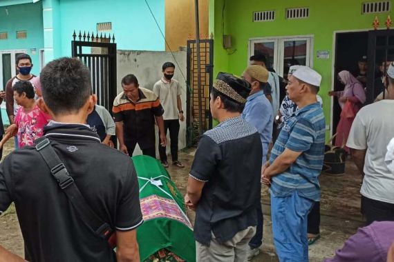 Rio Pambudi Tewas Dikeroyok Tetangga, Padahal Dua Bulan Lagi Mau Menikah, Tragis - JPNN.COM