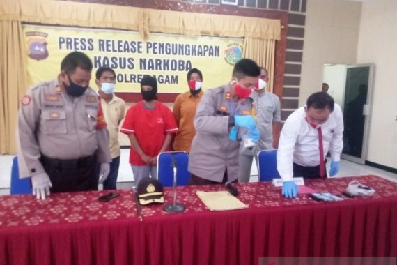 Mbak YE Simpan Sesuatu di Celana Dalam, Padahal Sudah Punya 10 Anak - JPNN.COM