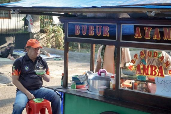 Bamsoet Dapat Cerita Luar Biasa dari Tukang Bubur Ayam yang Menaklukkan Jakarta - JPNN.COM