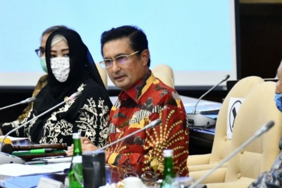 Pandemi COVID-19 Belum Berakhir, Fadel Muhammad: Kita Harus Mengambil Langkah yang Berani - JPNN.COM