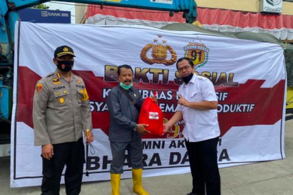 Alumni Akpol 91 Bawa 1.000 Paket Sembako untuk Korban Banjir Bandang Luwu Utara - JPNN.COM