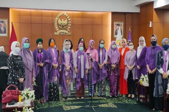 Saat Pengukuhan KPPRI, Nevi DPR: Perempuan di Parlemen Harus Lanjutkan Cita-Cita Kartini - JPNN.COM