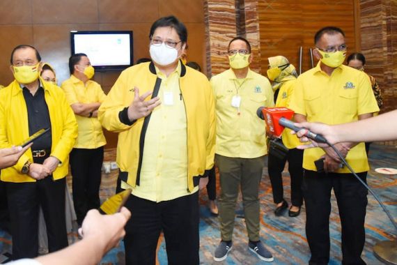 Airlangga Minta Kader Menangkan Calon Golkar di Pilkada 2020 - JPNN.COM