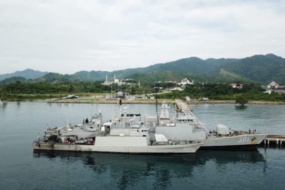 Dua Kapal Perang TNI AL Merapat di Lanal Mamuju, Ada Apa? - JPNN.COM
