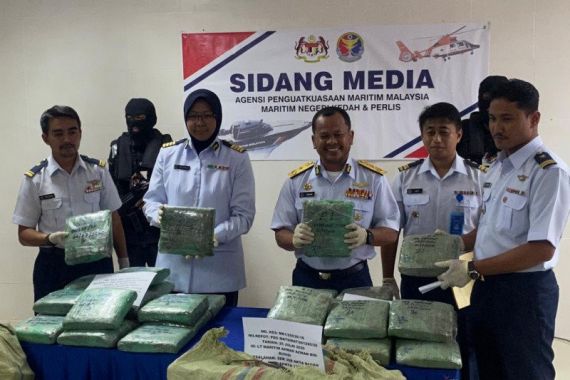 5 WNI Tertangkap Menyelundupkan 230 Kg Ganja ke Malaysia, Pemerintah Tetap Hadir untuk Mereka - JPNN.COM