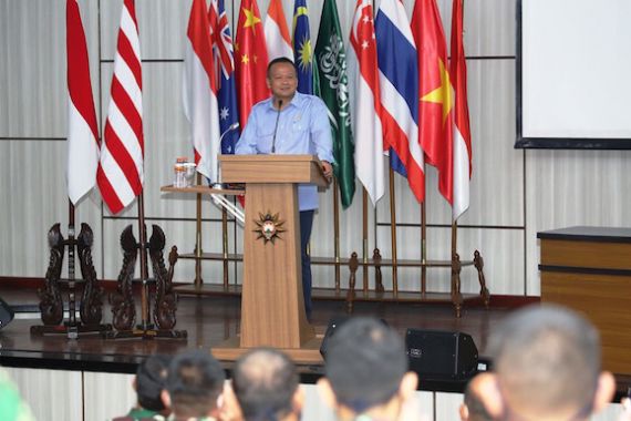 Menteri KKP Ajak TNI AL Berperan Membangun Ekonomi - JPNN.COM