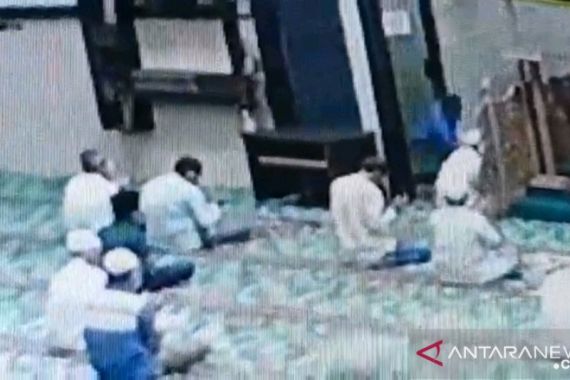 Info Terkini dari Polisi Terkait Perilaku Aneh Penikam Imam Masjid, Oh Ternyata - JPNN.COM