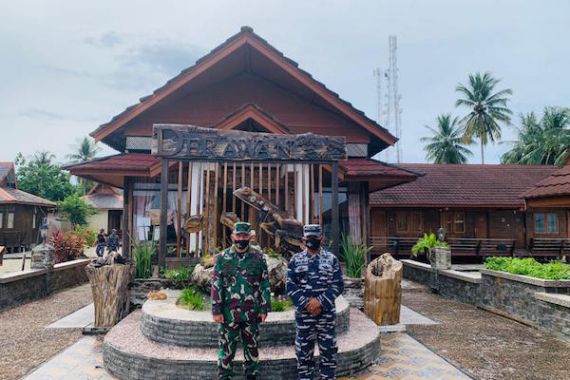 Setelah Serahkan Ini, Pak Rahmat Eko Ziarah ke Makam Sabda Ani - JPNN.COM