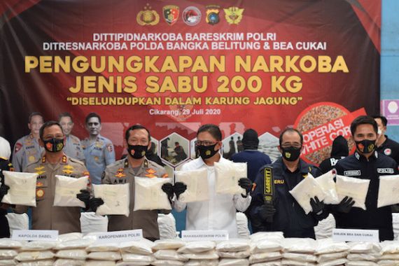 Bea Cukai dan Bareskrim Polri Ungkap Peredaran Gelap 200 Kg Narkoba - JPNN.COM