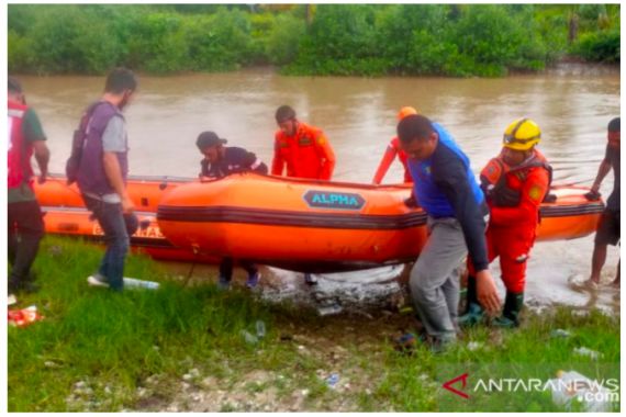 Tim Korlantas dan Ditlantas Polda Papua Barat Periksa Satpas Sorong yang Kebanjiran - JPNN.COM