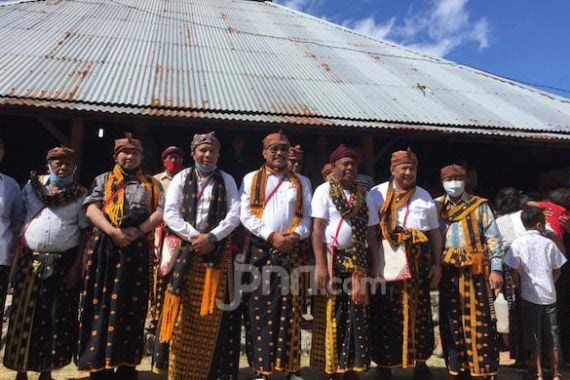 Saksikan Upacara Sakral Suku Deu Boawae, Gus Jazil MPR: Budaya di Flores Perlu Dipromosikan - JPNN.COM