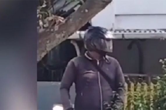 Mendadak Pria Itu Mengeluarkan Anggota Tubuh di Pinggir Jalan Ciparay, Lalu Memainkannya - JPNN.COM