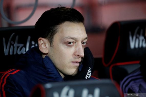 Mesut Ozil Tak Lagi Peduli Dengan Arsenal? - JPNN.COM