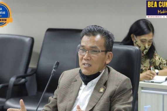 Sambangi Kanwil Bea Cukai Jateng DIY, Anggota Komisi XI DPR RI Update Isu Terkini Bea Cukai - JPNN.COM