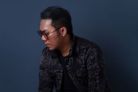 Diproduseri Fare Lyla, Boni Anggara Pamer Lagu Biarkan Aku Bahagia - JPNN.COM