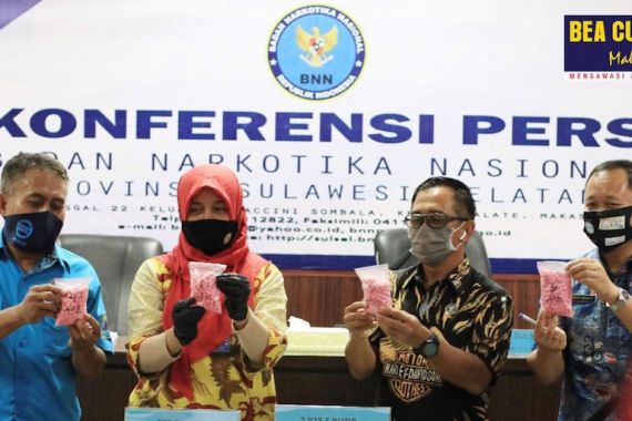 Tim Gabungan Bea Cukai dan BNN Gagalkan 4 Penyelundupan Narkotika di Makassar - JPNN.COM