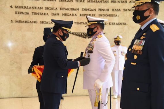 Selamat! KSAL Dianugerahi Tanda Kehormatan Bintang Angkatan Kelas Utama - JPNN.COM