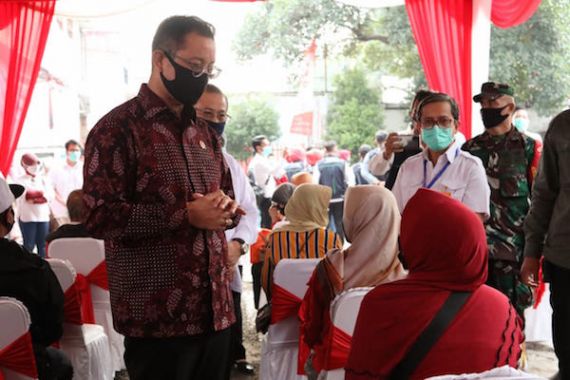 Mensos: Penyaluran BST Gelombang II Dimulai dari Kota Bandung - JPNN.COM