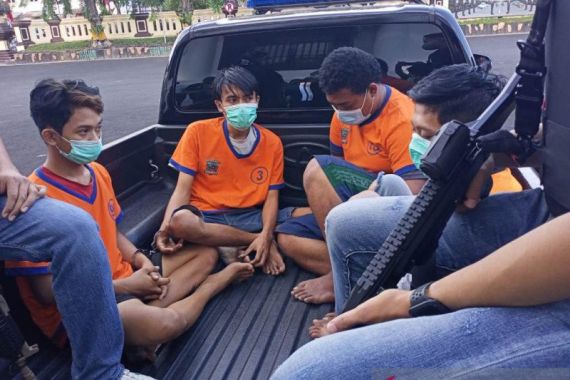 Vicky Erdianto Mengeluarkan Senjata Api, Kalah Cepat dari Polisi Surabaya, Dor! - JPNN.COM