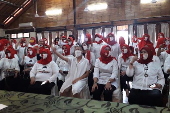 Mbak Saras: Pilihan Kaum Ibu Jadi Penentu Kemenangan Pilkada di Tangsel - JPNN.COM