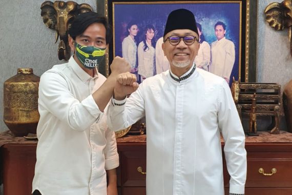 Sindiran Keras Amien Rais Lihat Zulkifli Hasan jadi Mentor Gibran bin Jokowi - JPNN.COM