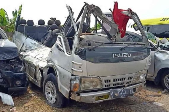 Fakta Baru Tragedi Kecelakaan Maut di Tol Cipali, Siapa yang Salah? - JPNN.COM
