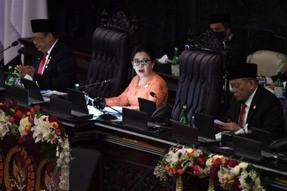 Berpidato di Hadapan Pak Jokowi, Mbak Puan Kutip Bung Karno Berkali-kali - JPNN.COM