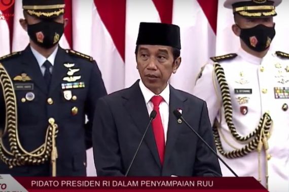 Sodorkan Asumsi Makro RAPBN, Jokowi Sebut Ekonomi Akan Tumbuh 4,5-5,5 Persen - JPNN.COM