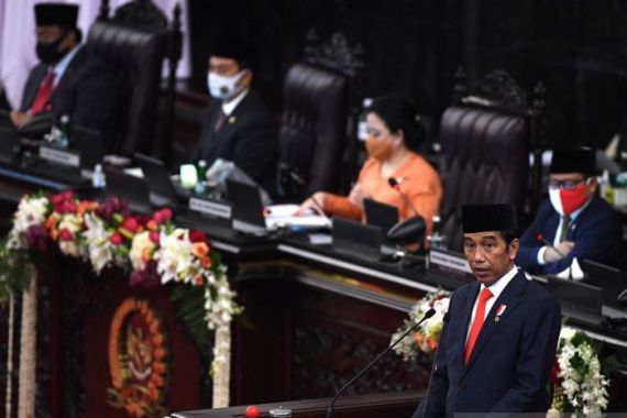 Alasan Presiden Jokowi Asumsikan Ekonomi Indonesia Tahun Depan Bakal Tumbuh Positif Lagi - JPNN.COM
