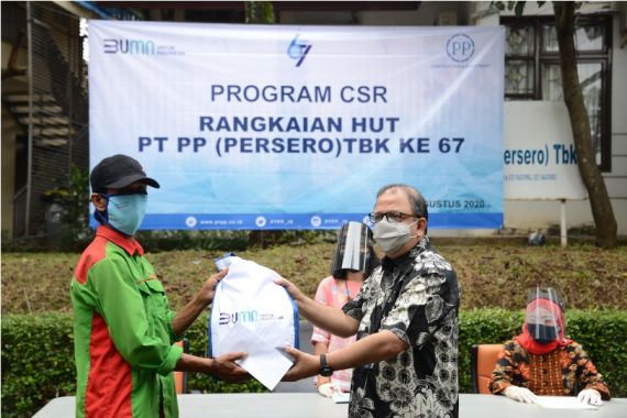 Jelang HUT ke-67, PT PP Bagikan Paket Sembako - JPNN.COM