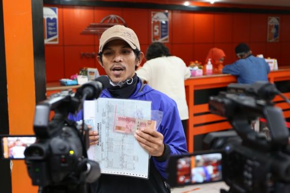 Masyarakat Berbagai Daerah Apresiasi Kinerja PT Pos Membagikan BST - JPNN.COM