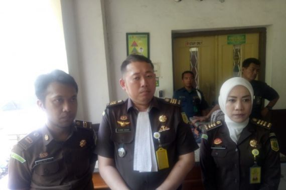 Tutup Usia, Jaksa Fedrik Adhar Dimakamkan di TPU Jombang Tangsel - JPNN.COM