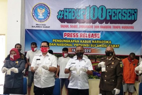 Begini Kerja Para Sindikat Pengedar Membawa 250 Gram Sabu-sabu dari Malaysia, Rapi - JPNN.COM