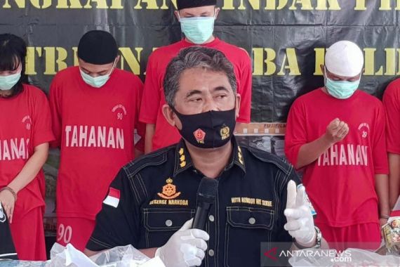 93 Pria dan Wanita Diangkut Petugas Gabungan ke Mapolrestabes Semarang - JPNN.COM