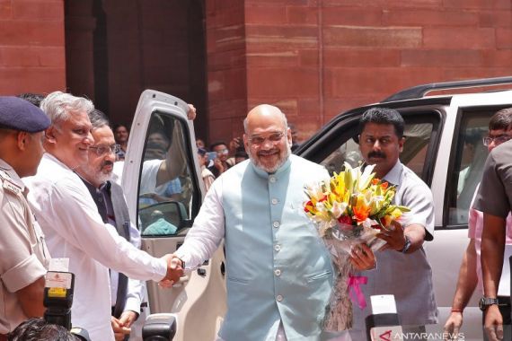 Mendagri Amit Shah Kembali Dirawat di RS Setelah Sembuh dari COVID-19 - JPNN.COM