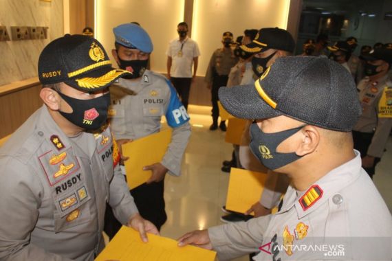 Polisi yang Dianiaya Pengedar Narkoba Dapat Penghargaan, Selamat - JPNN.COM