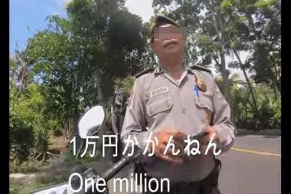 Polisi Peras Turis Jepang, Minta Uang Rp 1 Juta, Viral - JPNN.COM