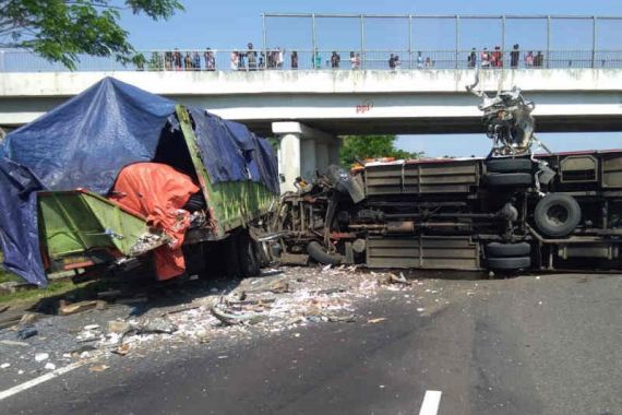 Ini Identitas Korban Kecelakaan Maut di Tol Cipali, Kami Ikut Berduka - JPNN.COM