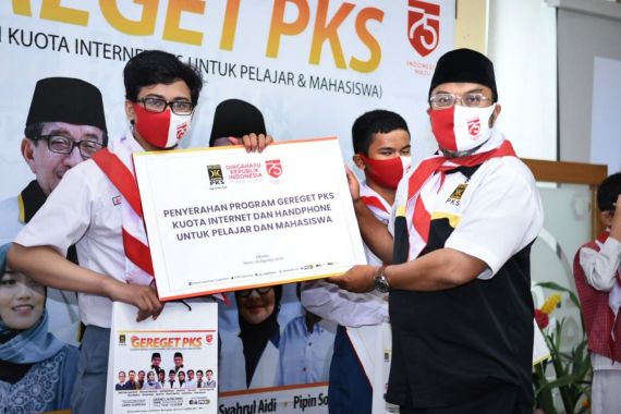 Bantu Pelajar di Masa Pandemi, PKS Luncurkan Gerakan Nasional Berbagi Kuota Internet - JPNN.COM