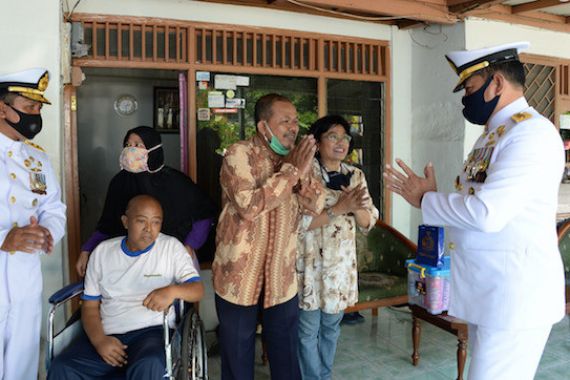 KSAL Berikan Santunan Kepada Veteran TNI AL - JPNN.COM