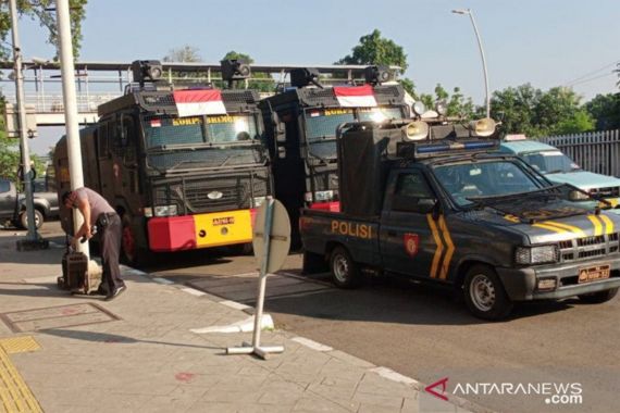 Unjuk Rasa di Jakarta Hari Ini: Ada Buruh, PKL Hingga Petani - JPNN.COM