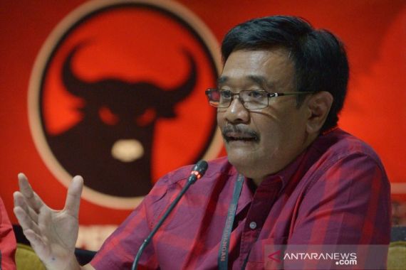 Djarot PDIP Ogah Merespons Manuver Sukarelawan Ganjar - JPNN.COM