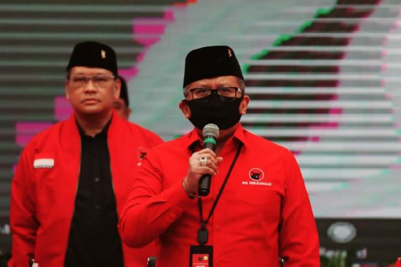 Puan Menunjukkan Amplop, Sudah Ada Nama Paslon untuk Pilkada Surabaya, yang Terpilih... - JPNN.COM