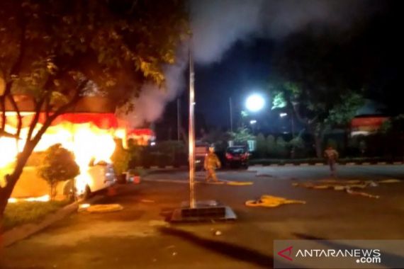 Penyerangan Polsek Ciracas Berakhir Setelah Pasukan Kodam Jaya Turun Tangan - JPNN.COM