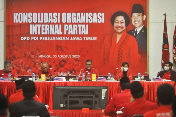PDIP Dianggap Cerdas Selalu Sebut Nama Bu Risma Jelang Pilkada Surabaya - JPNN.COM